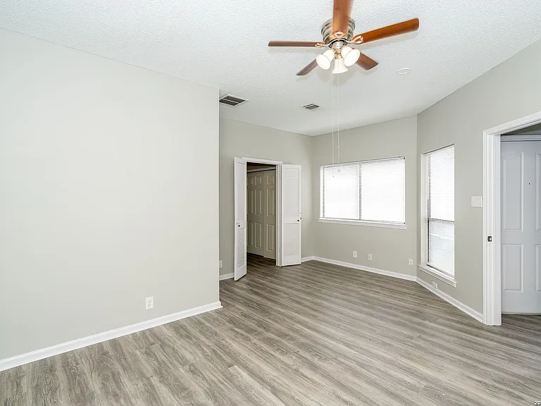 2826 Village Pkwy — Photo 28