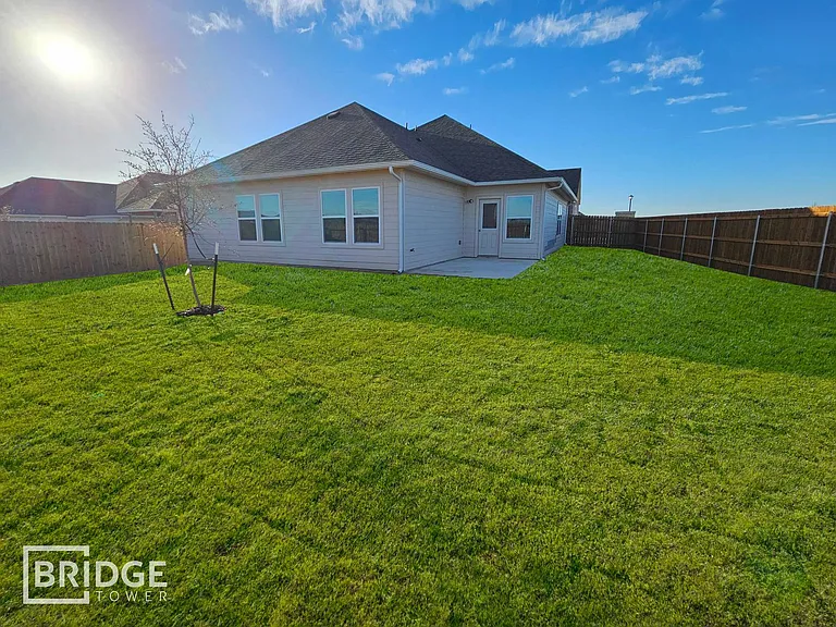 7506 Escarpment Dr — Photo 14
