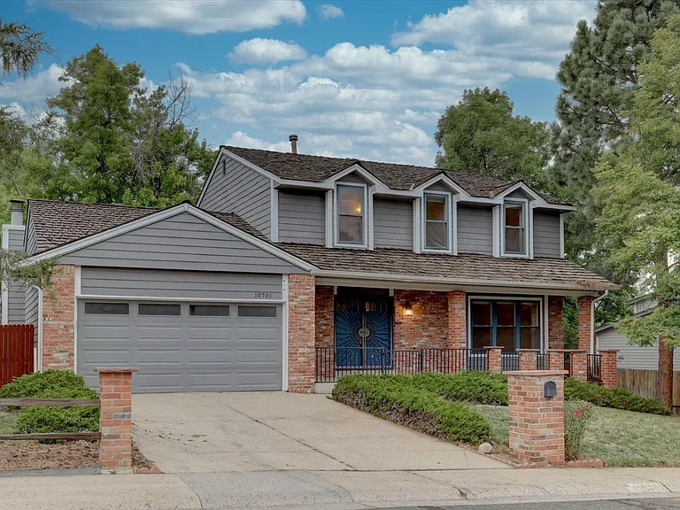 10701 Hobbit Ln — Photo 2