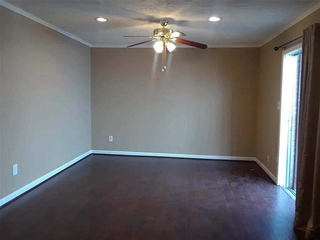 Living - 1612 Colquitt St #3