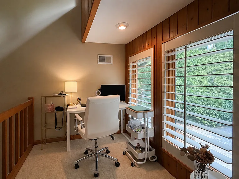 133 E Woods Dr — Photo 15