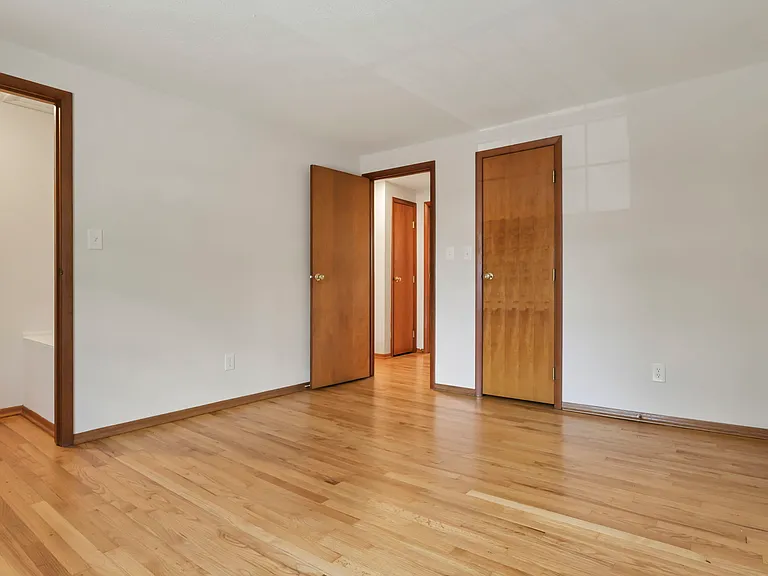 288 N Franklin St — Photo 10