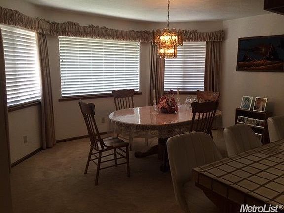 3rd image of 1246 Grand River Dr