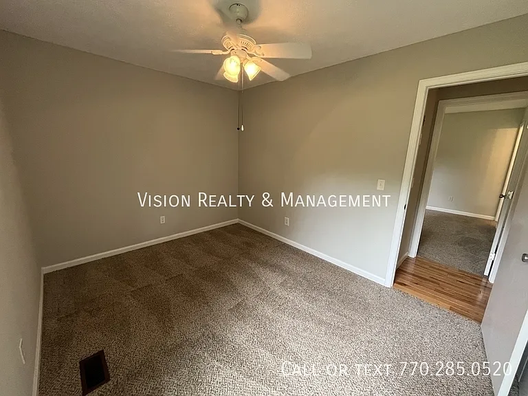 106 Barton Ln — Photo 15
