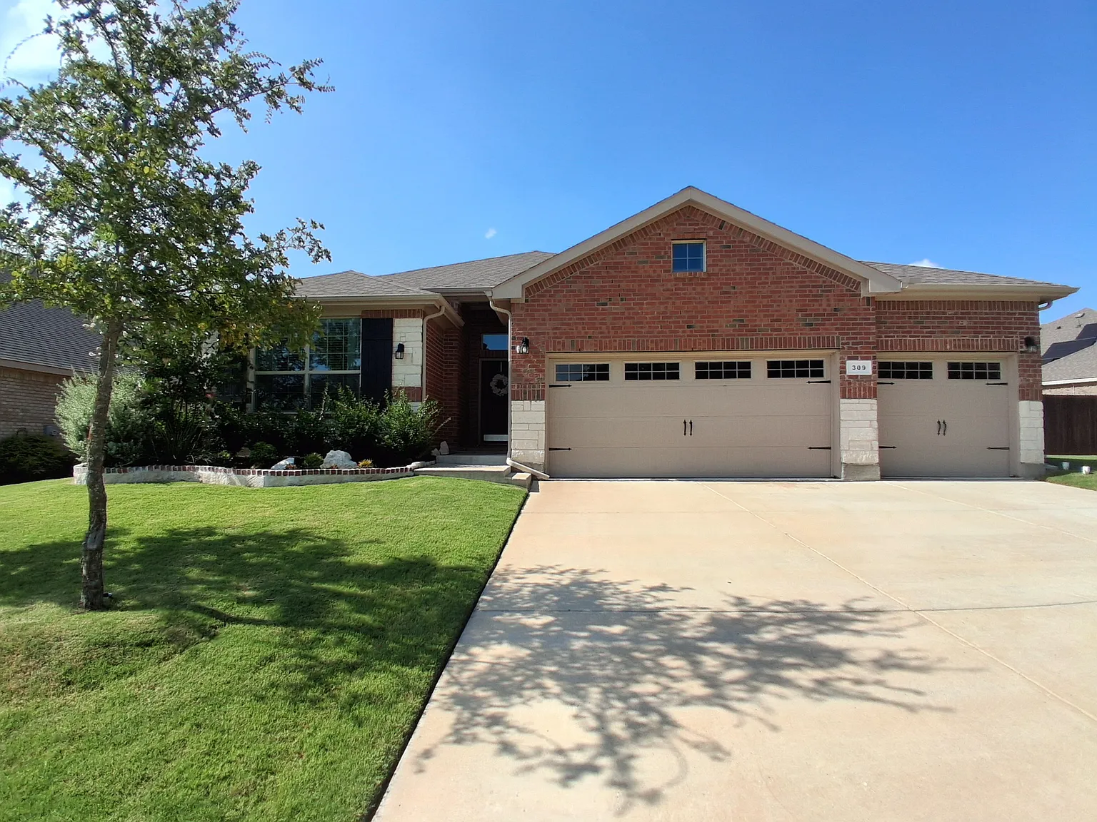 4 bed, 2146 sqft, $2,795 — Photo 3