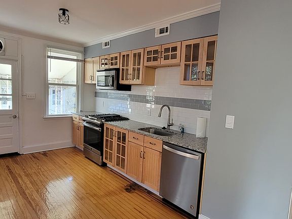 3rd image of 1813 Edmondson Ave