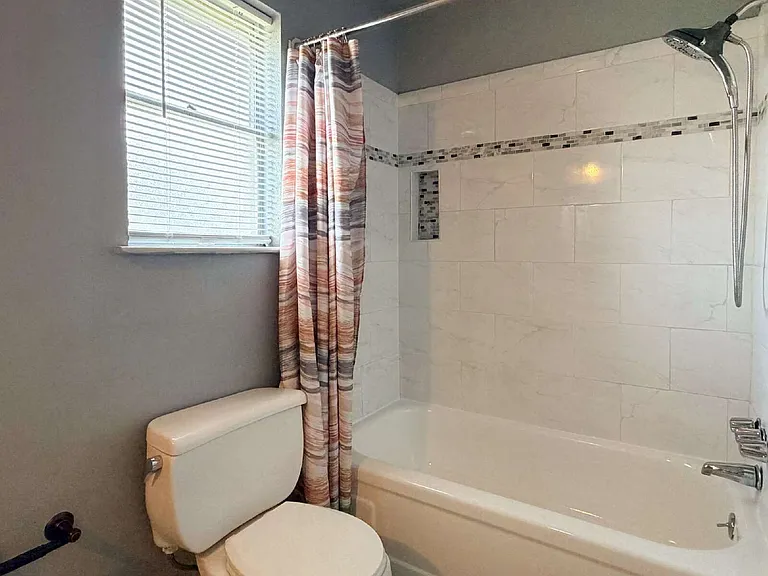 604 Mesquite Ave — Photo 16