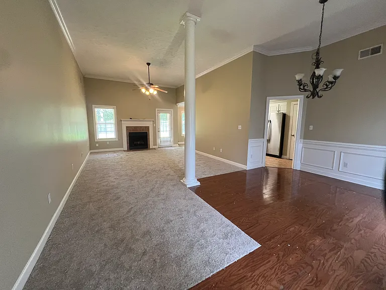 108 Stonecreek Ln — Photo 2