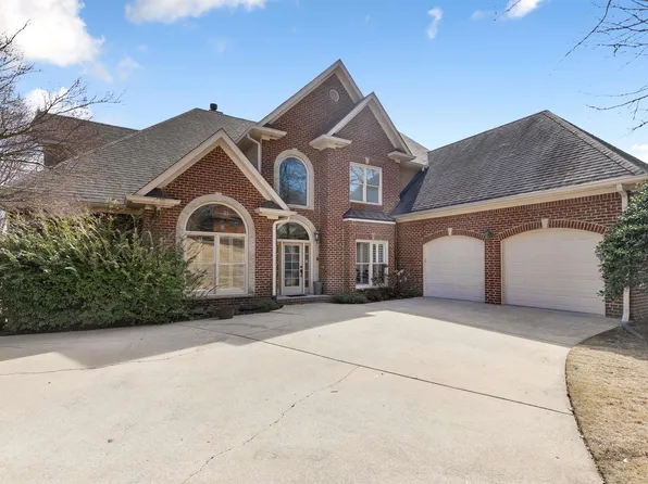 5145 Lake Crest Cir, Hoover, AL 35226