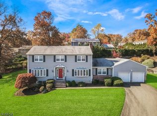 22 Varick St, Wayne, NJ 07470