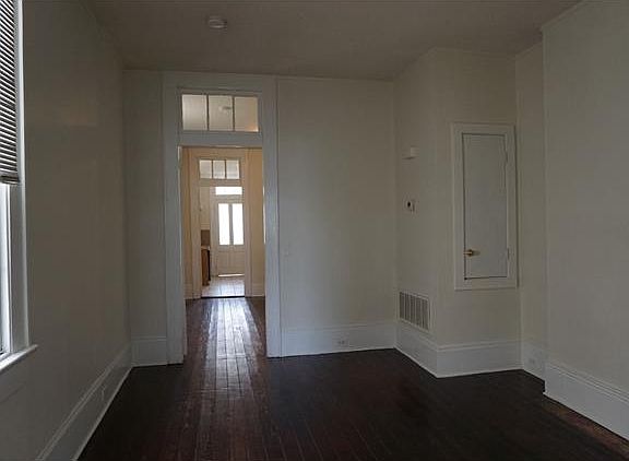 4th image of 922 N Broad St