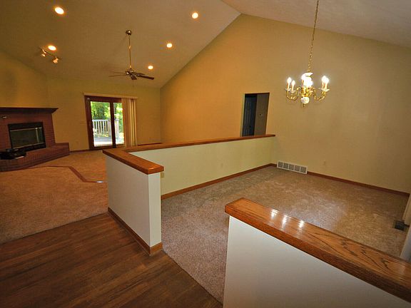 2nd image of 28392 Wexford Dr
