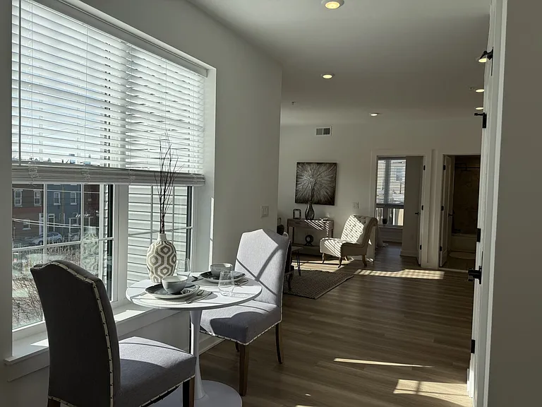 Front Street Lofts — Photo 6