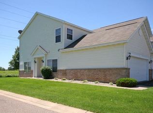 1555 Yorkshire Ln, Shakopee, MN 55379