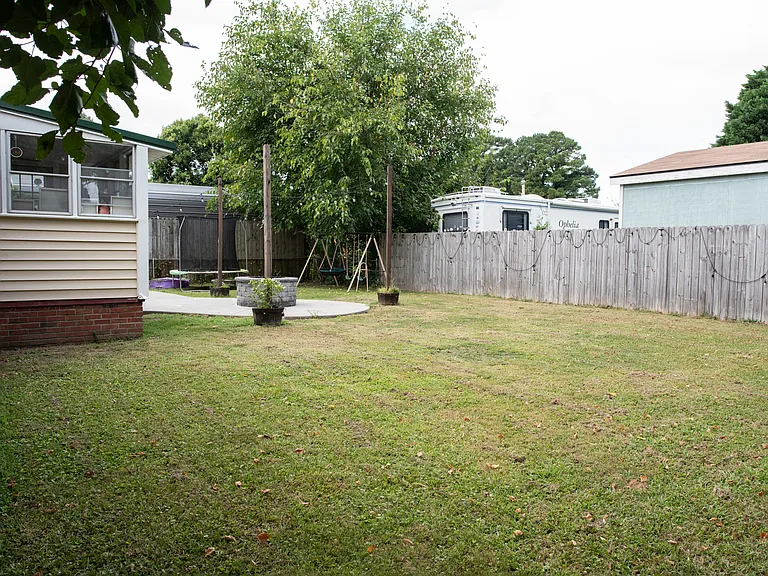 625 Kenneth Rd — Photo 4