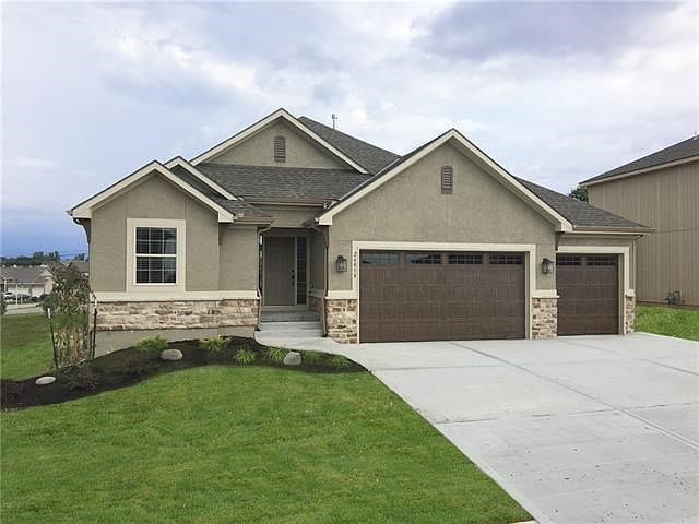 2nd image of 1015 Churchill Cir