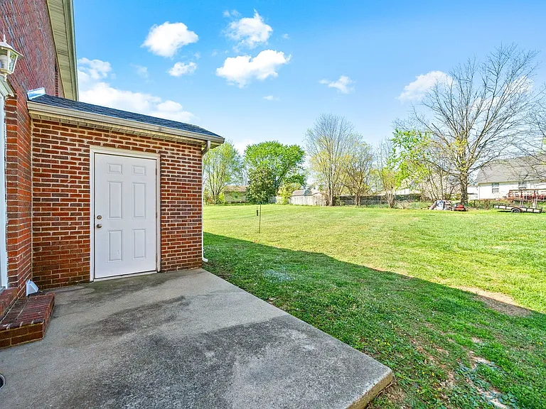 Peabody Dr - 375 — Photo 20