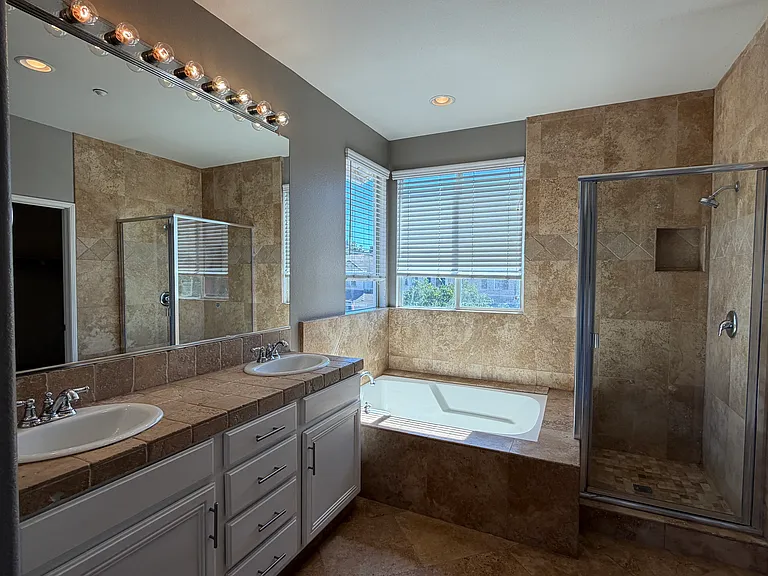4725 Driftwood Way — Photo 24