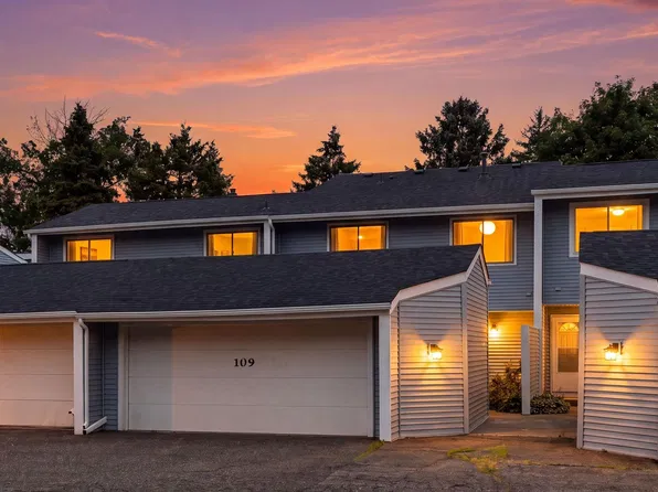 109 Canabury Ct, Little Canada, MN 55117