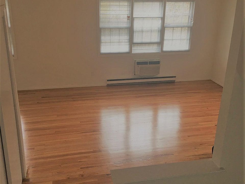 1st image of 27 Dunes Ln #5