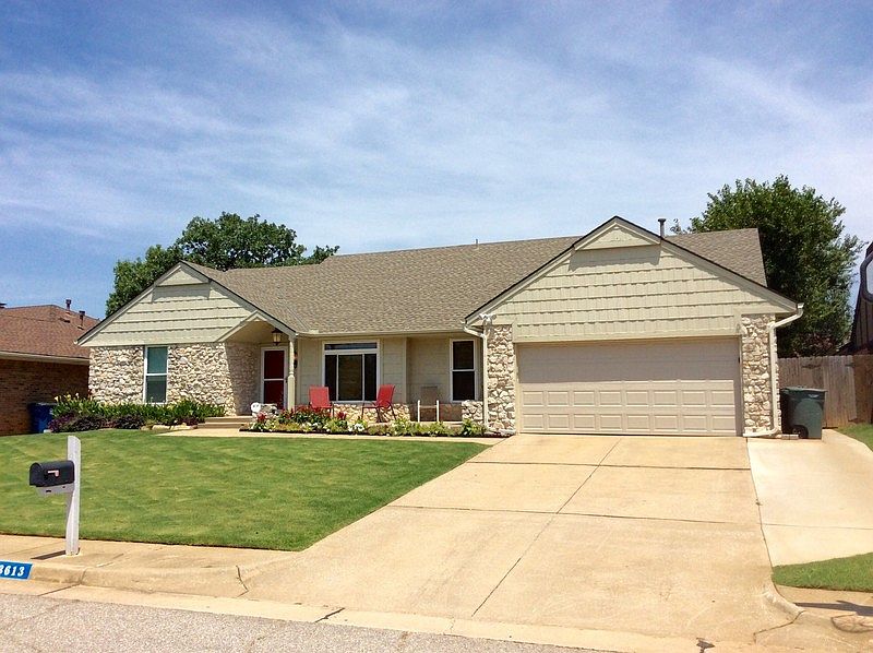 3613 Steven Ct - Edmond Oaks
						:
						Friendly neighborhood with voluntary HOA; active with annual events.