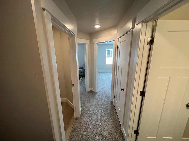 2374 W Howard St — Photo 15