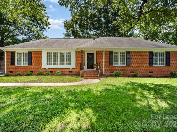 6909 Lancer Dr