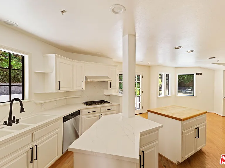 5237 San Feliciano Dr — Photo 6