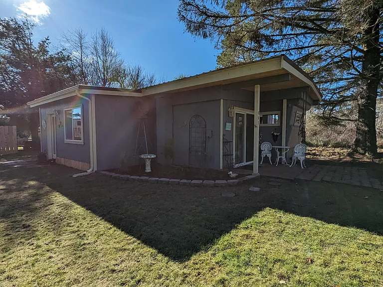 863 Trinidad Ct NE — Photo 6