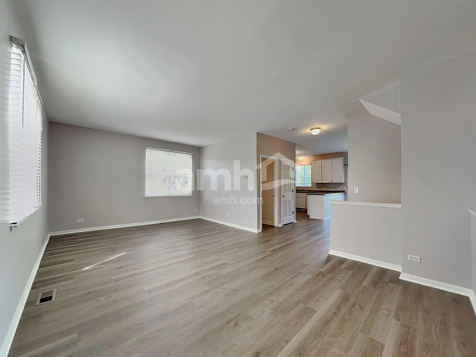 3 bed, 2.5 bath, 1713 sqft, $2,735 — Photo 4