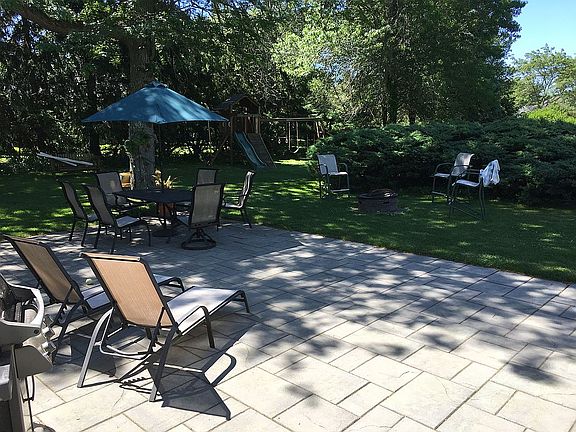 5th image of 865 Country Club Dr