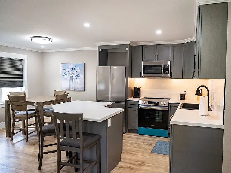 9 Carriage St #9 — Photo 1