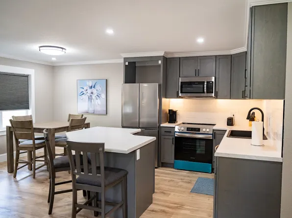 9 Carriage St #9, Greens Fork, IN 47345