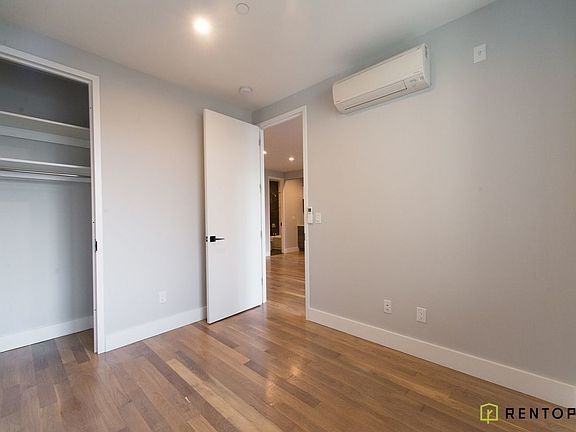 2nd image of 743 Lafayette Ave #3L