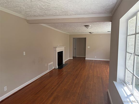 3rd image of 3227 Gilmer Ave