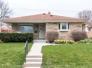 3244 N 94th St, Milwaukee, WI 53222