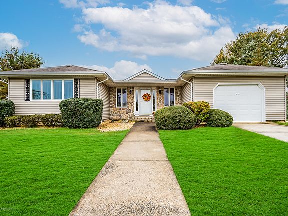 2nd image of 1024 Camino Real Ct