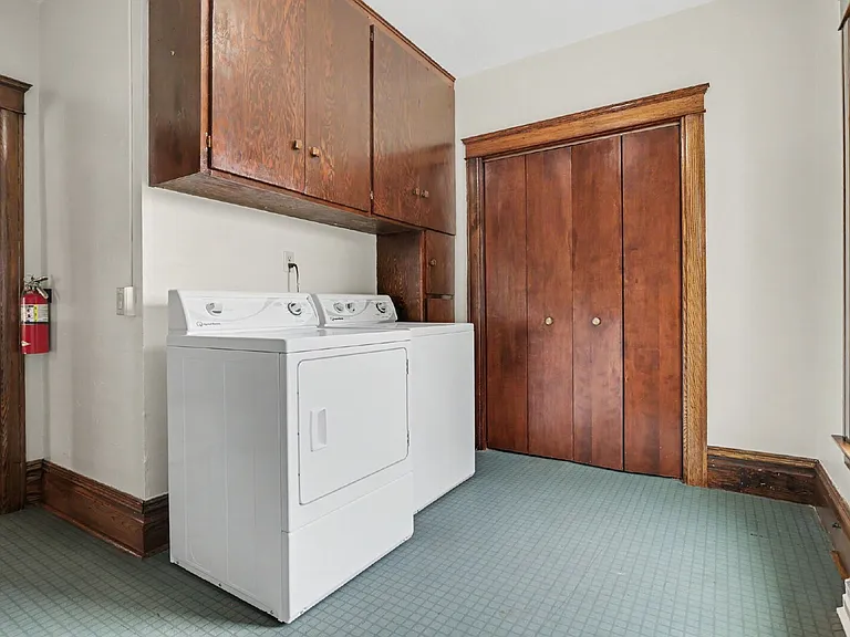 5050 Maple Grove Rd — Photo 17