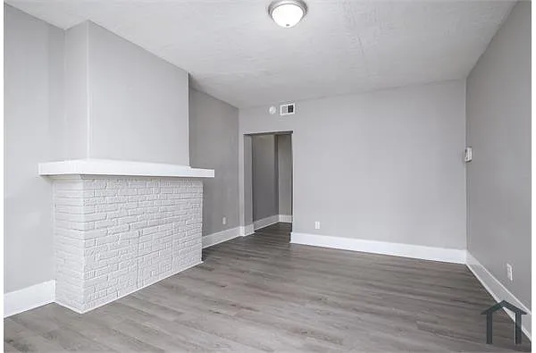 Building Photo - 1152 S 17th St #2