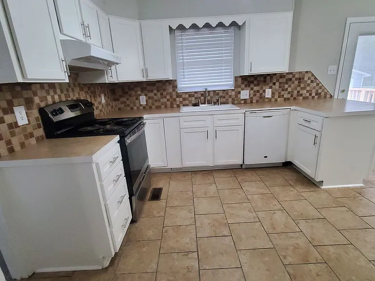 702 Wildwood Ave — Photo 11