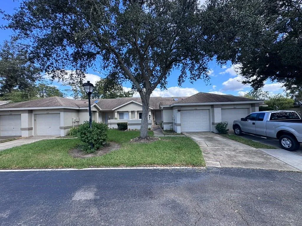 2 bed, 2.0 bath, 1036 sqft, $2,400 — Photo 2