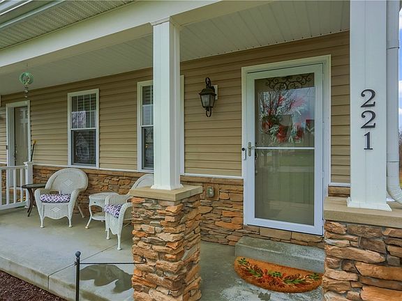 4th image of 221 Spring Blossom Cir