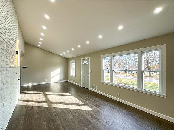 2nd image of 10014 Wheeling Ave