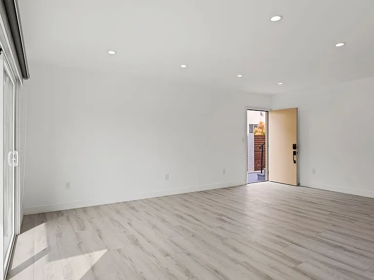 2034 S Garth Ave — Photo 22