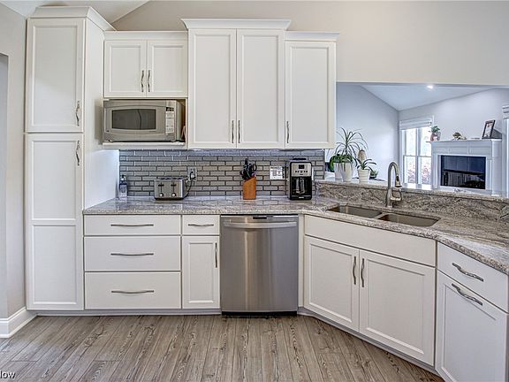 4th image of 5821 Emerald Lakes Dr