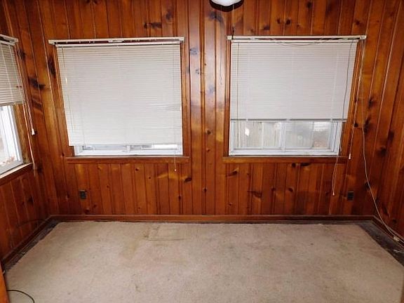 5th image of 136 Elkhorn Dr