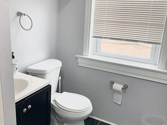 2nd image of 624 N Negley Ave APT 2