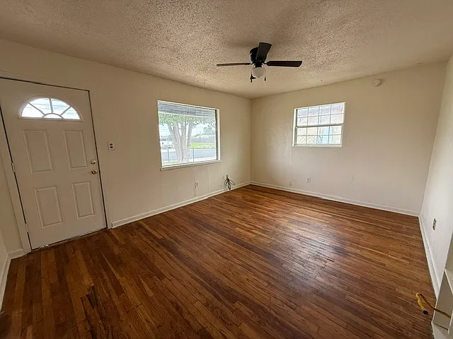414 Lindy Ave — Photo 5