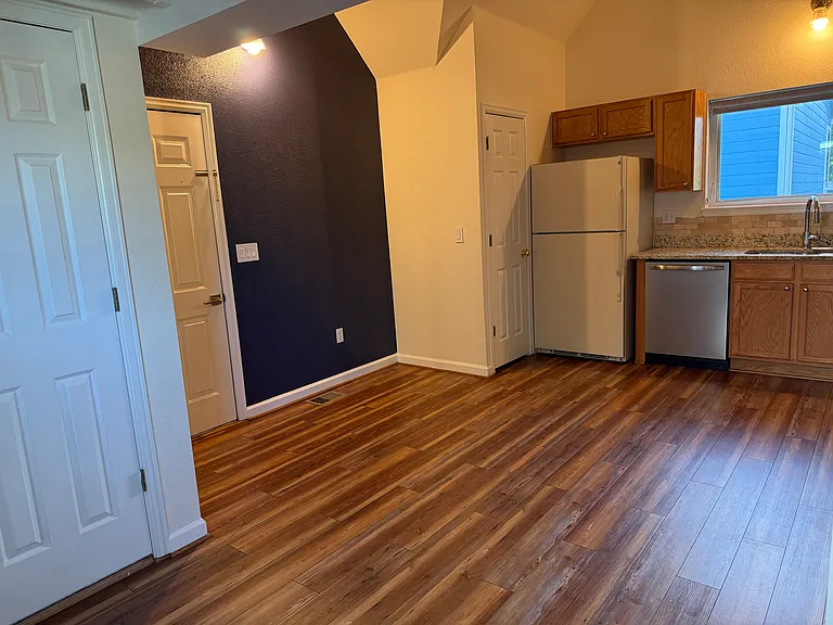 223 Maggie St #B — Photo 14