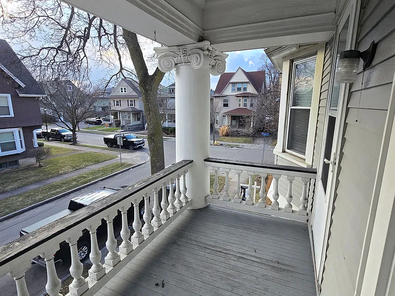 16 Wellesley St #4 — Photo 14